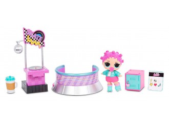 Set mobila L.O.L. Surprise! Furniture Seria 3 Rollerdrom cu Roller Sk8er