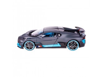 Модель автомобиля Bugatti Divo (1:18) на закрытом Bburago