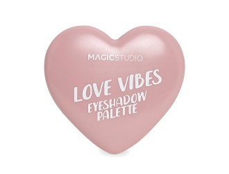 Палетка теней для век в форме сердечки Magic Studio