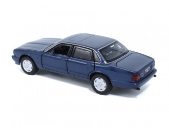 Модель автомобиля Jaguar XJ6, 1:32, Синий Выдвижной механизм, свет и звук
