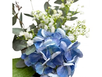 Buchet Velvet Charm in Vaza