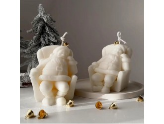 Ароматическая свеча Дед Мороз в кресле, 9x7 см, 220 г