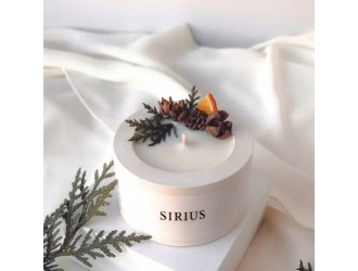 Ароматическая свеча в гипсовом подставке с декором