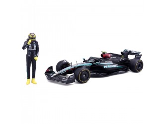 Macheta auto cu figurina – Mercedes-AMG Petronas F1 W15 (2024), scara 1:24